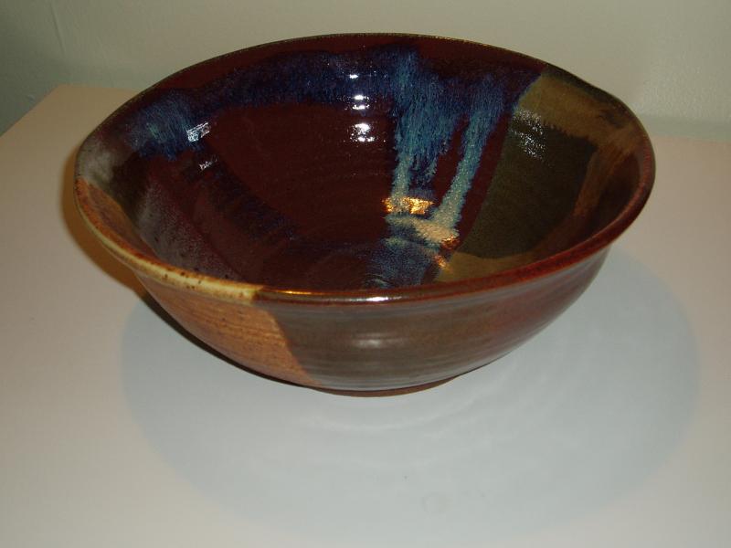 Ceramic bowl with multi-colored glaze